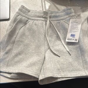 Lululemon gray scuba HR short 5”
